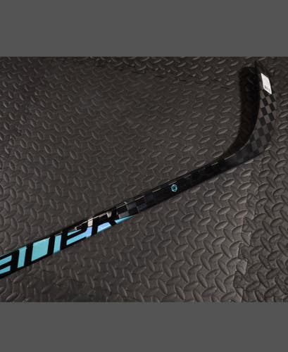 Senior Bauer Pulse Right Handed Hockey Stick P88 77 Flex (New) - ORIGINAL TEAL
