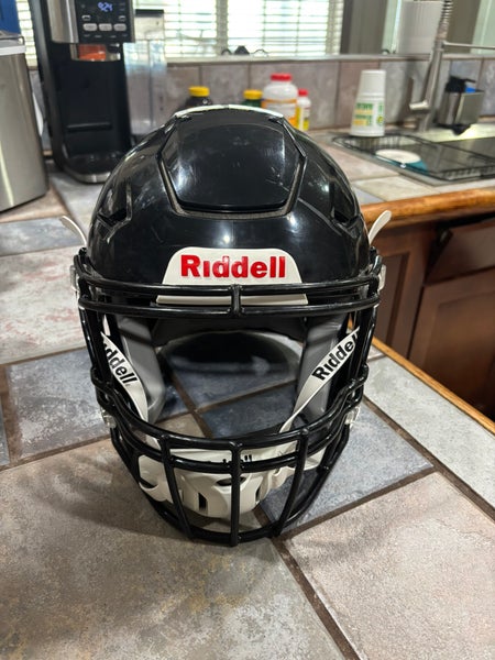 Youth Medium Riddell SpeedFlex Helmet (Used)