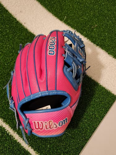 2025 Wilson RH Infield A2000 Baseball Glove 11.5" (New)