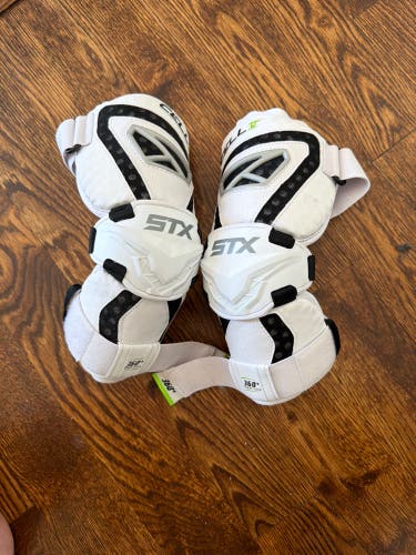 Small Youth STX Cell V Arm Pads (Used)