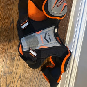 Youth Large Bauer Supreme One.4 Shoulder Pads (Used)