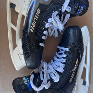 2025 Bauer Vapor Flylite Hockey Skates 8.5 (Used)