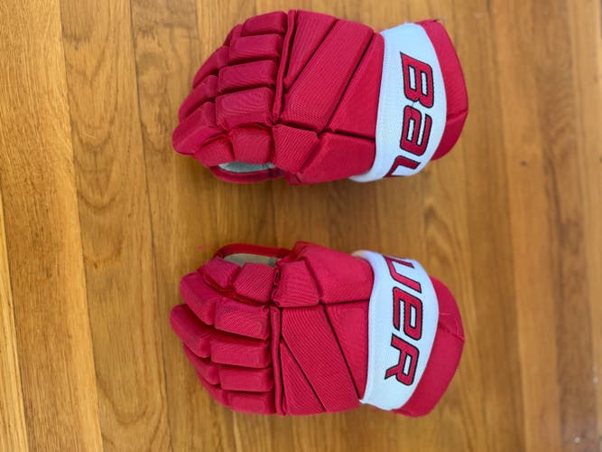 Boston Jr. Terriers Bauer Vapor Team Elite Gloves 12" (Used)