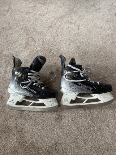 Black/Yellow 2023 Bauer Vapor Hyperlite 2 Hockey Skates 9 (Used)