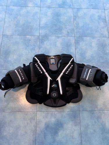 Intermediate Large Vaughn Velocity V9 Goalie Chest Protector (Used)