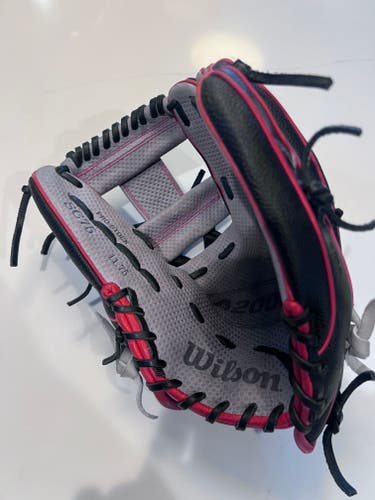 2024 Infield RH Wilson A2000 Baseball Glove 11.75" (Used)