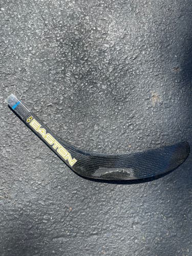 EASTON Z-CARBON BLADE HULL STANDARD FIT RH