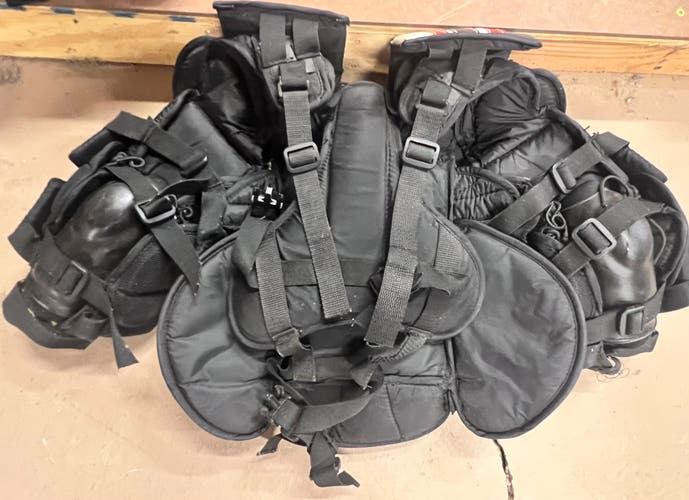 Small / Medium Reebok P4 Goalie Chest Protector (Used)