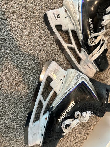Black/White 2025 Bauer Vapor Flylite Hockey Skates 10.5 (Used)