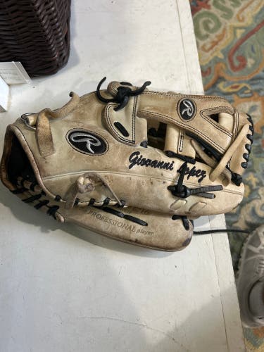 Rawlings RH Outfield Baseball Glove 12.75" (Used)