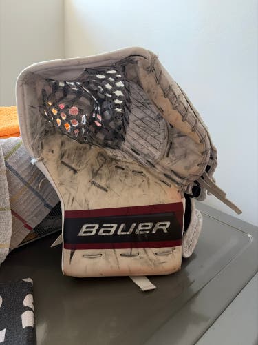 Bauer Vapor Hyperlite 2 Regular Pro Stock (Used)