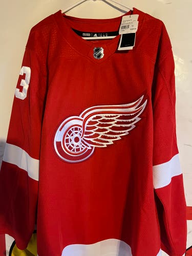 Detroit Red Wings signed Alex DeBrincat jersey Size 52 Adidas Jersey (New)