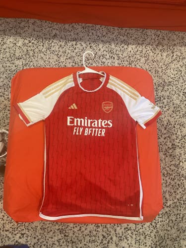 Red Small Men's arsenal Adidas Jersey (Used)