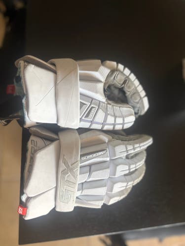 STX Surgeon RZR2 Lacrosse Gloves (Used)