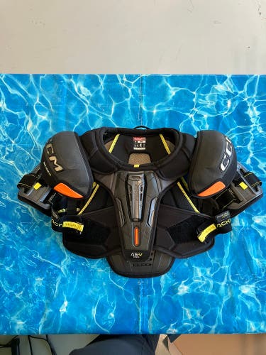 Small Senior CCM Tacks AS-V Pro Shoulder Pads (Used)