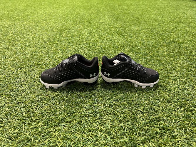 Under Armour Leadoff Low RM Jr. Cleats Molded (New)