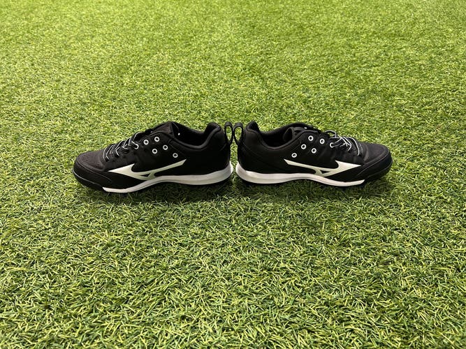 Mizuno 9-Spike Finch 5 Molded Cleats Women’s 5 (New)