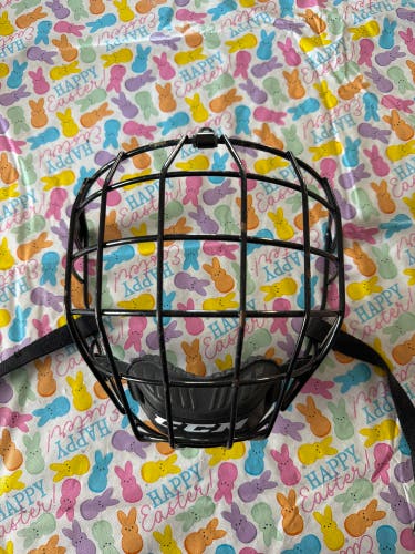 Black Medium CCM Hockey Cage Unknown (Used)