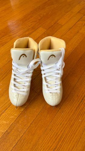 Figure Skates B Junior 1.5 (Used)