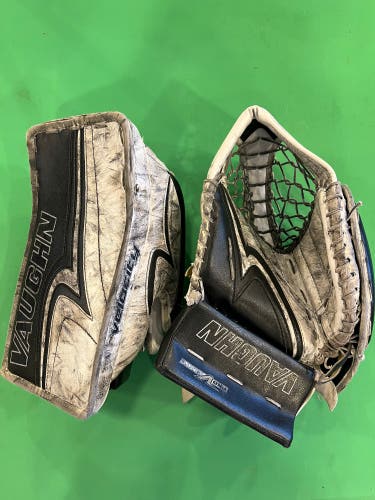 Vaughn Velocity Pro V Elite Goalie Glove & Blocker Set | Intermediate | Regular