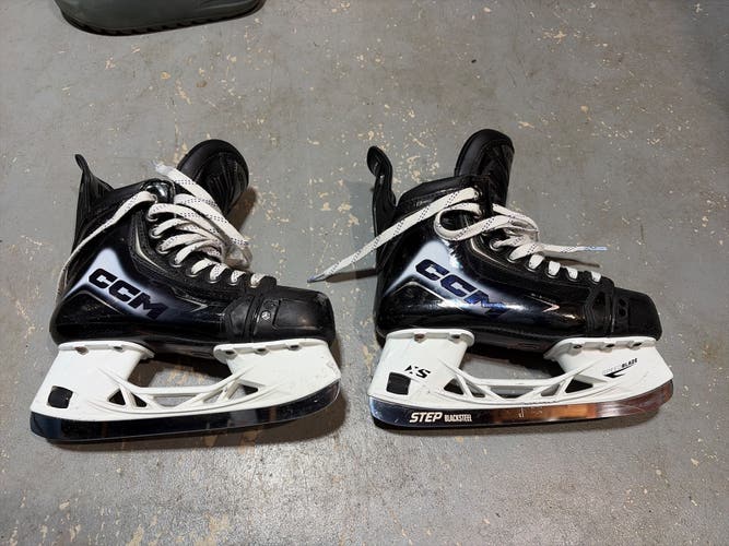 2025 CCM JetSpeed FT8 Pro Hockey Skates Regular Width Size 3 (Used)