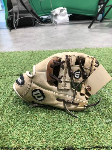 Wilson A450 RH Infield Baseball Glove 10.75" (Used)