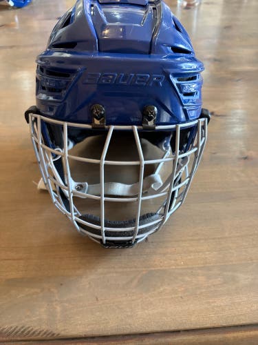 Small Bauer Re-Akt 150 Helmet (Used)