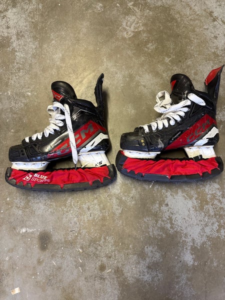 Red 2023 CCM JetSpeed FT6 Hockey Skates Regular Width 9.5 (Used)