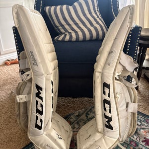 30" 2018 CCM Extreme Flex 3.5 Goalie Leg Pads (Used)