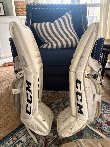 30" 2018 CCM Extreme Flex 3.5 Goalie Leg Pads (Used)
