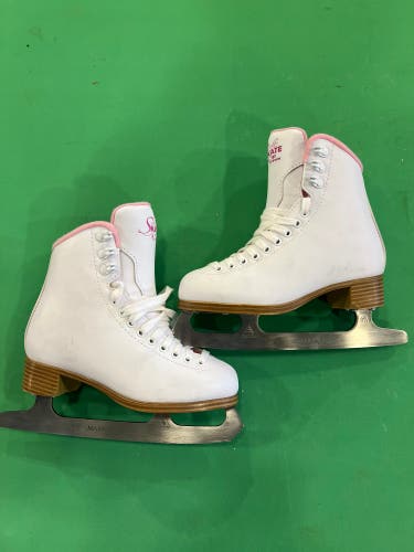 Jackson Ultima Soft Skate 380 Figure Skates | Size 3