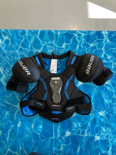Medium Junior Bauer Volt Shoulder Pads (New)