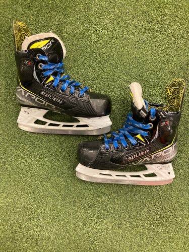 Youth Bauer Vapor 3X Hockey Skates | Size 13.5