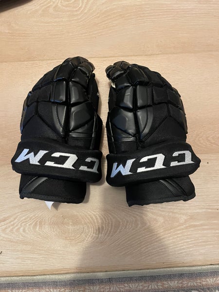 (rare) CCM HGP14 Gloves 14" Pro Stock (Used)