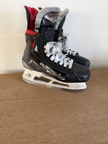 2023 Bauer Vapor X5 Pro Hockey Skates Regular Width Size 3.5 (Used)