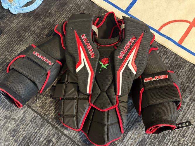 XL 2024 Vaughn SLR3 Pro Carbon Goalie Chest Protector Pro Stock (Used)