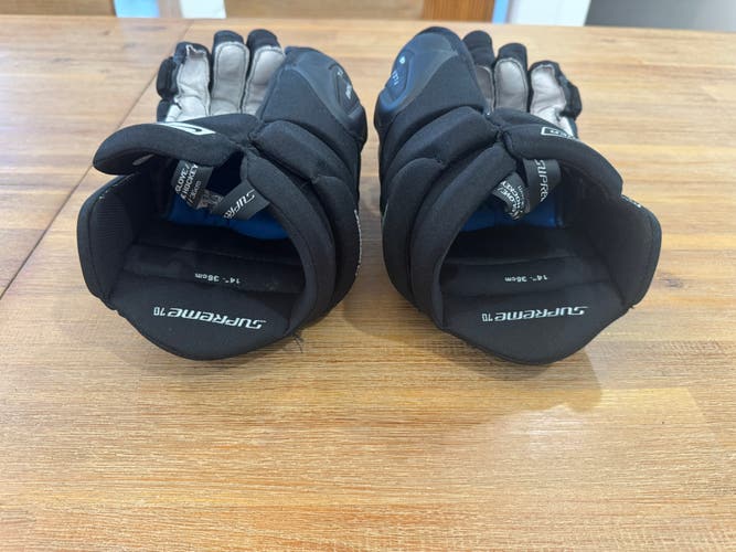 Bauer Nike Supreme 70 Hockey Gloves—never worn