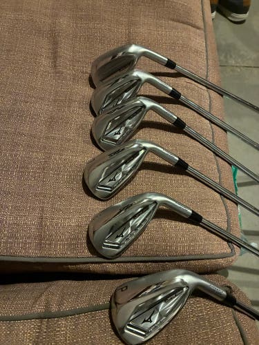 Men's 2021 Mizuno JPX 921 Hot Metal Right Handed Iron Set Regular Flex, #6 - #9, PW, GW