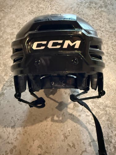 Medium CCM Tacks 920 Helmet (Used)