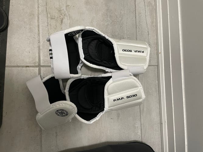 Senior Medium Sher-Wood 5030 Elbow Pads (Used)