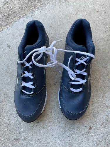 Blue Women's Size M 9.5 (W 10.5) Mizuno Low Top Metal (New)