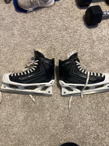 2015 CCM Ribcor 40K Hockey Goalie Skates Regular Width 7.5 (Used)