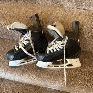 2015 Bauer Nexus 5000 Hockey Skates Extra Wide Width Size 4 (Used)