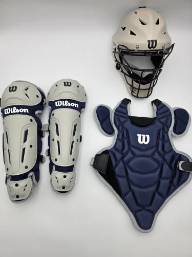 Wilson EZ Gear Kit Catcher's Set (New) Size Small/Medium Ages 5 - 7