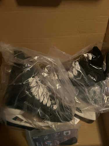 (New) Bauer Supreme Mach Hockey Skates Size Senior 7 Fit 2 Blades Included (New)