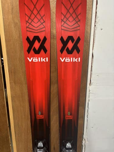 Men's 2023 Volkl 170 cm All Mountain M6 Mantra Skis With Bindings Max Din 13 (Used)