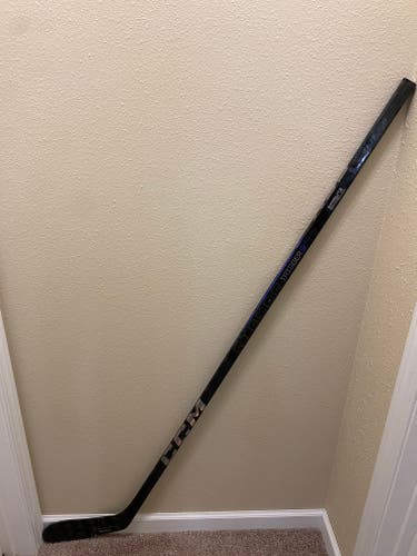 Intermediate CCM Ribcor Trigger 9 Pro Right Handed Hockey Stick P28 65 Flex (Used)