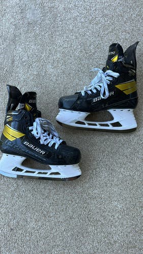 Bauer Supreme Ultrasonic Hockey Skates Regular Width Size 6 (Used)