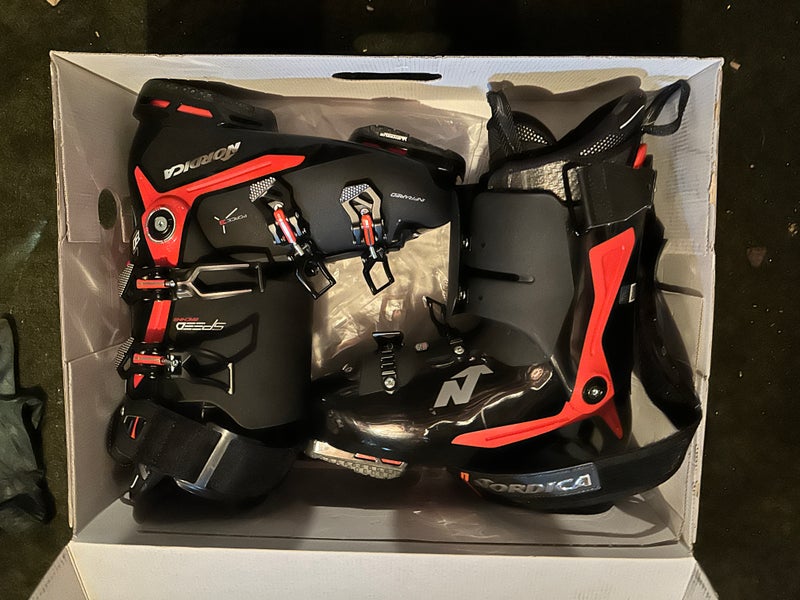 Mondo 26 & 26.5 Men's Nordica Speedmachine 3 130 S GW Ski Boots Stiff Flex (New)