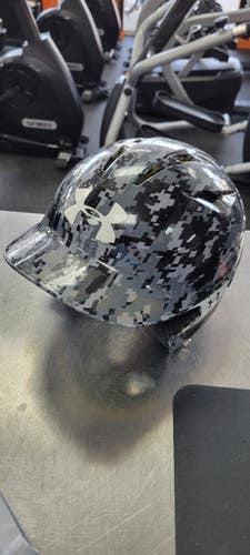 Used Under Armour HELMET 5 7/8 - 6 3/4 Batting Helmet No Mask None One Size 11497-S000156798